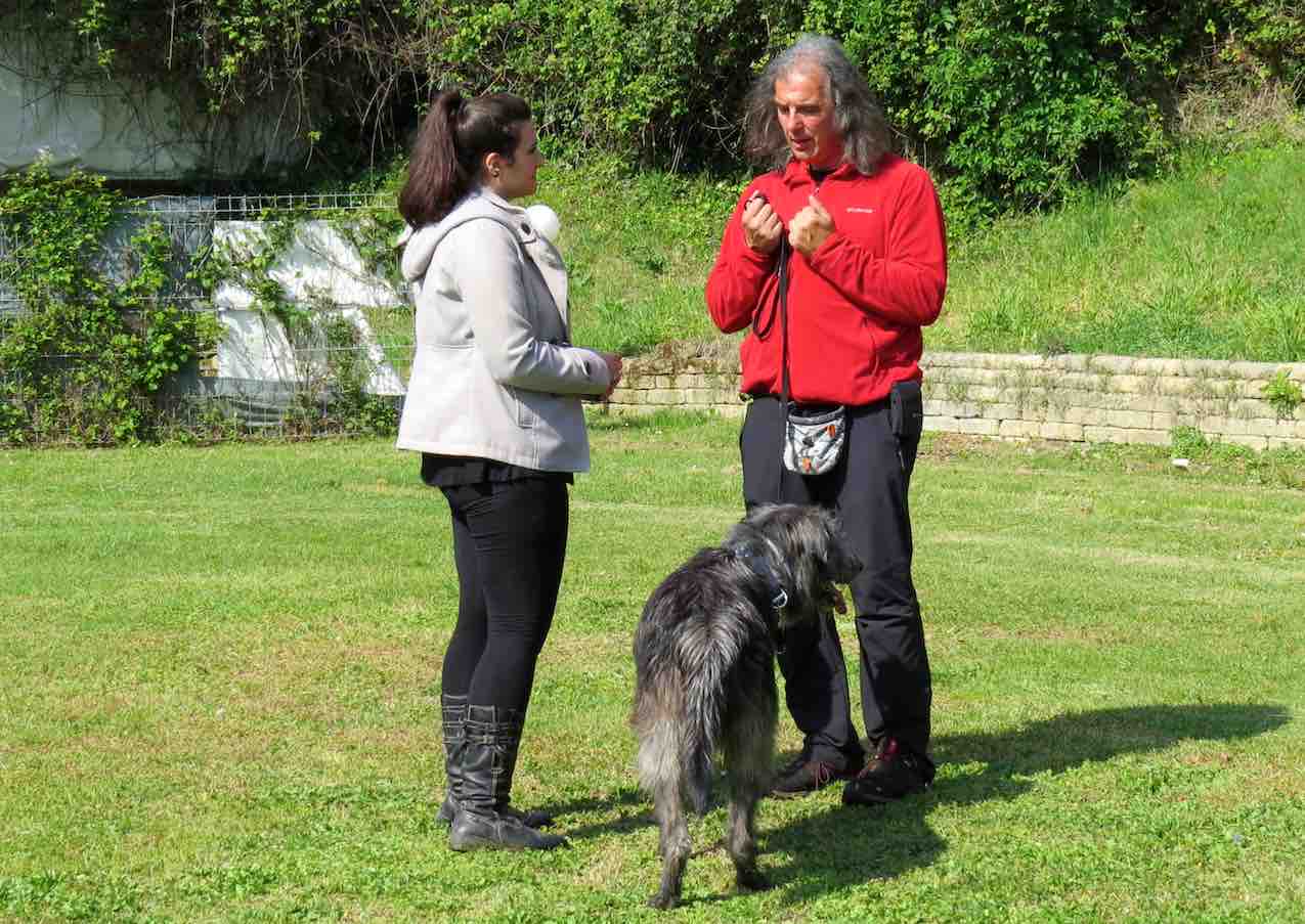 Donna con ilsuocane. Percorso individuale cane Togetherdog ideato da Stefano Pesci
